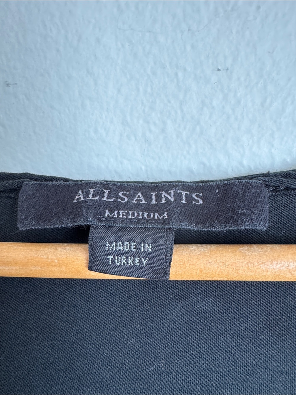 AllSaints Women’s Black V-Neck Raw Edge T-Shirt Size M 100% Cotton , size M - Picture 3 of 6